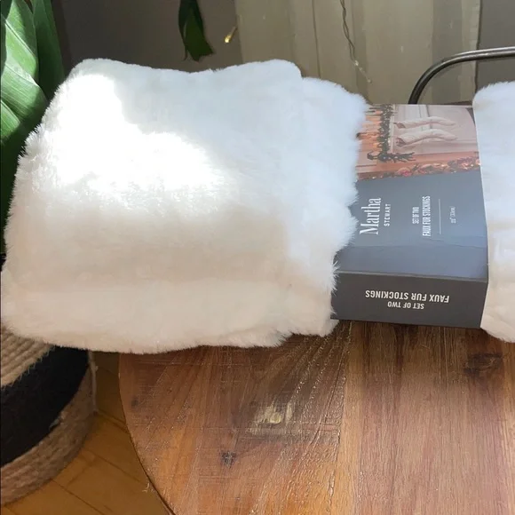 ❄️Martha Stewart Set of 2 Plush White Holiday Stockings ❄️NWT - Picture 6 of 11